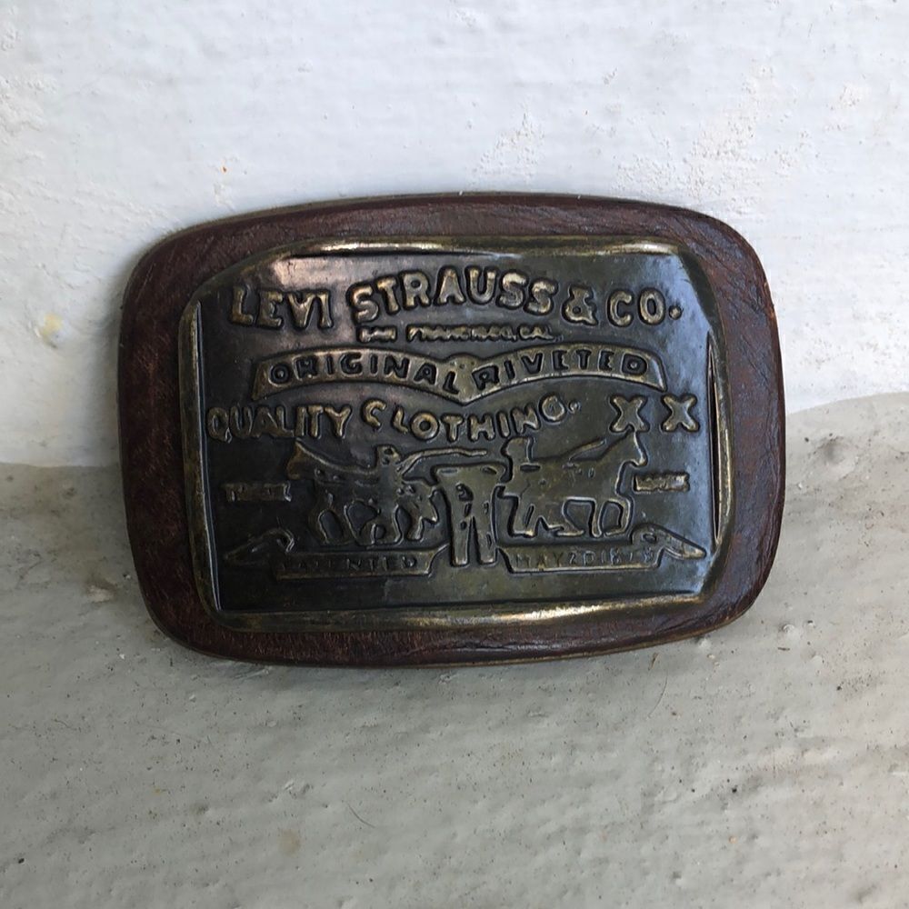 Levi’s  brass  buckle